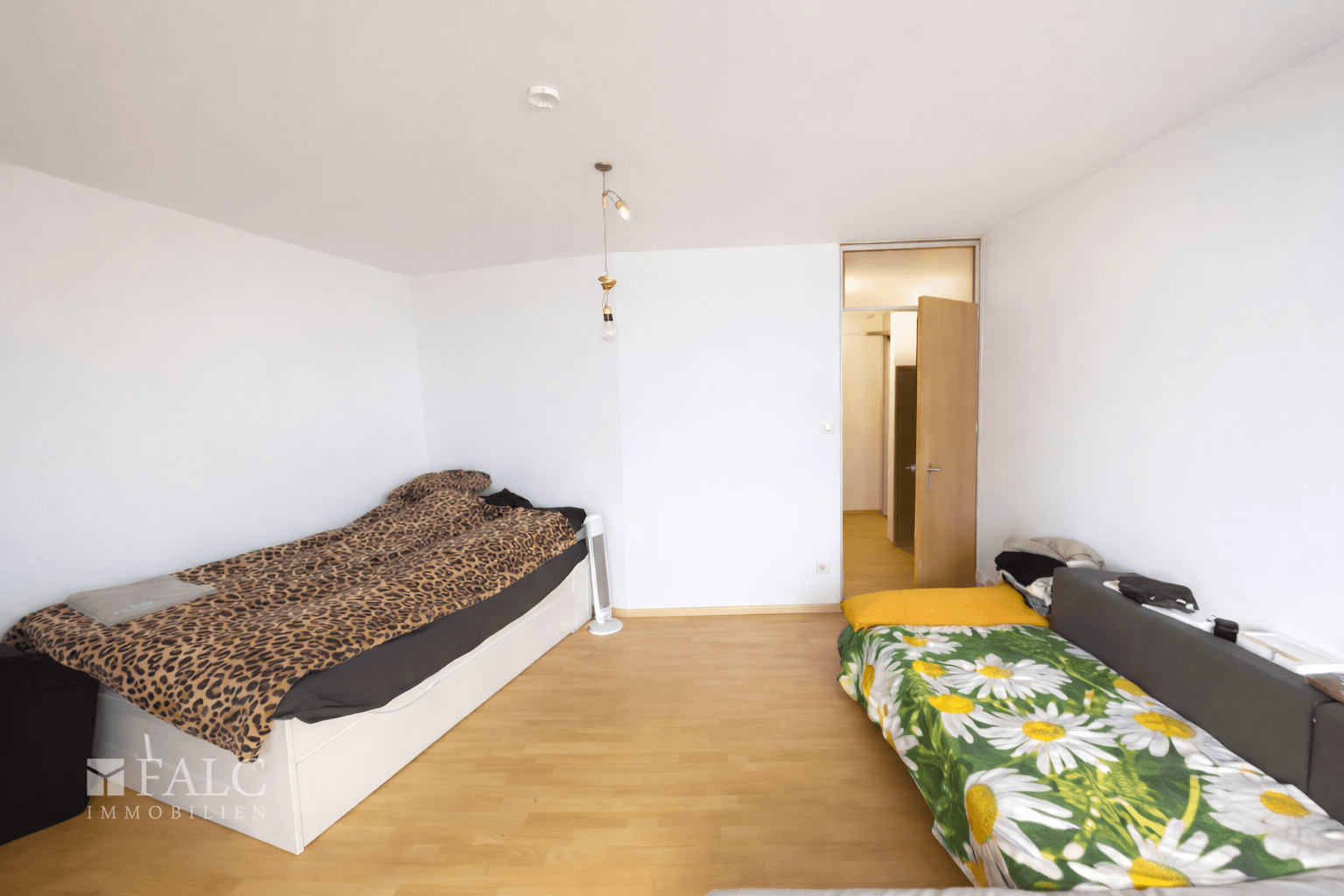 Wohn- und Schlafzimmer